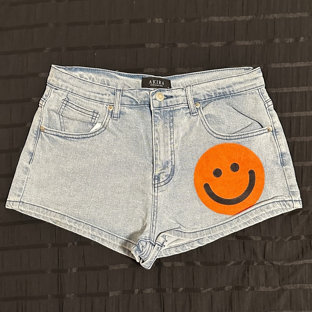 Aritzia Women's Light Blue Denim Shorts with Orange Smiley